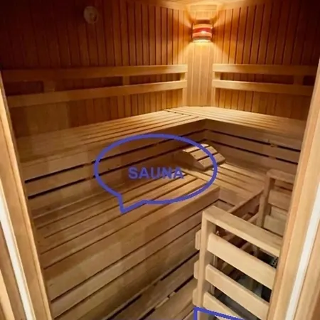 J 24 Apartment *